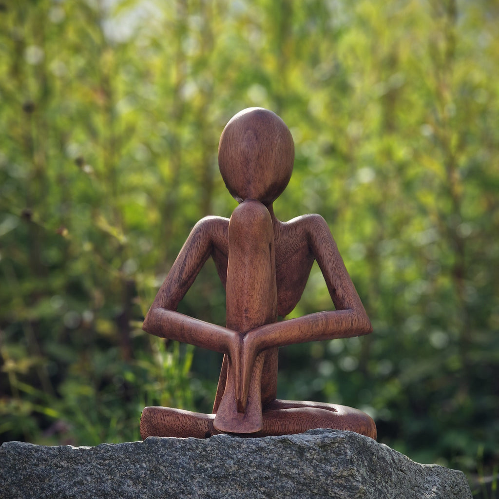 Holzskulptur Holzfigur meditierend Höhe ca. 30 cm Yoga Figur Dekofigur