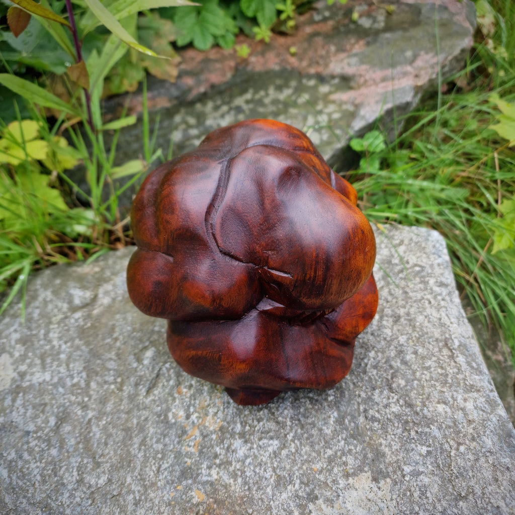 Handgefertigte Yogiman Orang Malu Skulptur Holzfigur Holzskulptur Meditation Yogi aus Bali ca. 14 x 14 cm