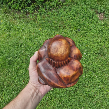 Handgefertigte Yogiman Orang Malu Skulptur Holzfigur Holzskulptur Meditation Yogi aus Bali ca. 14 x 14 cm